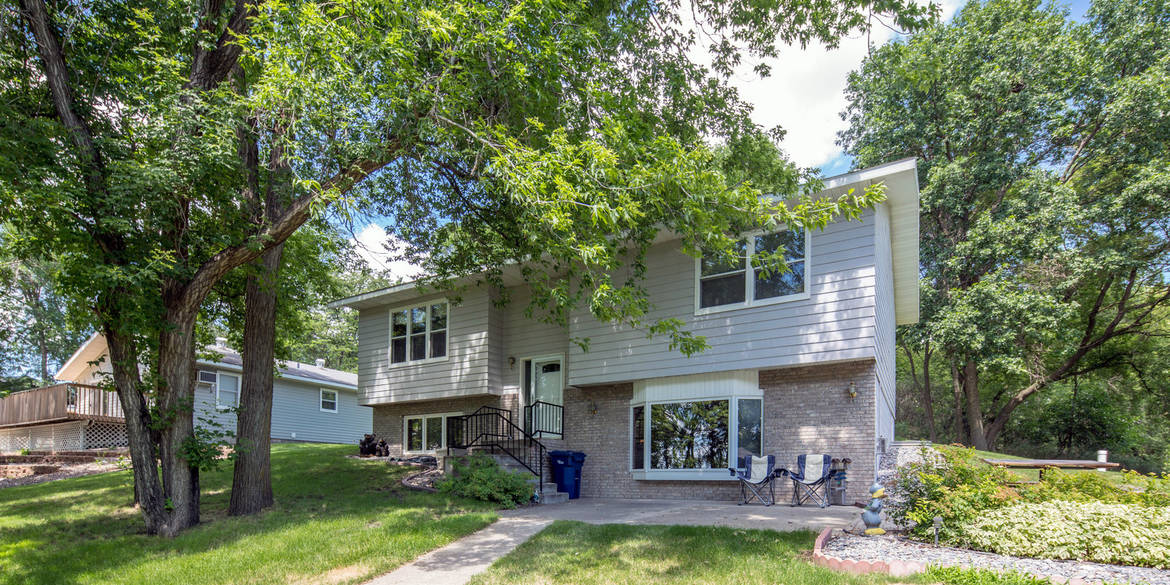 Brivity 1909 Main St Fergus Falls, MN 56537