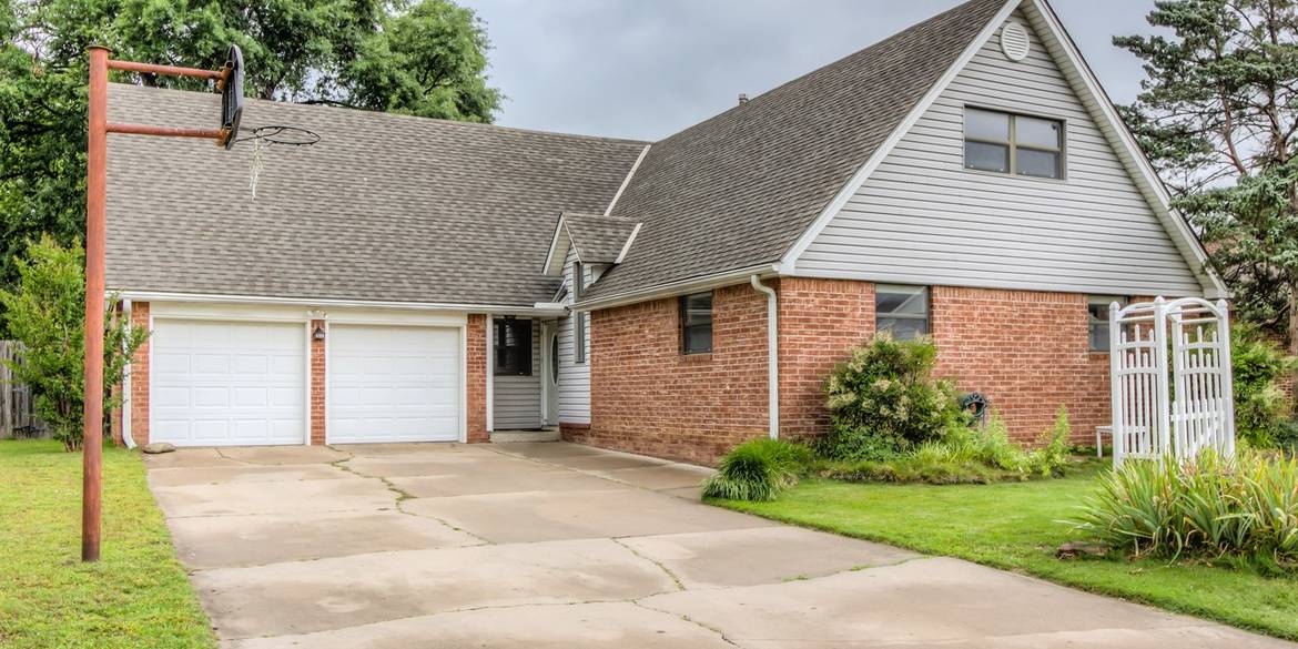 Brivity 6108 Cornell Drive Bartlesville, OK 74006