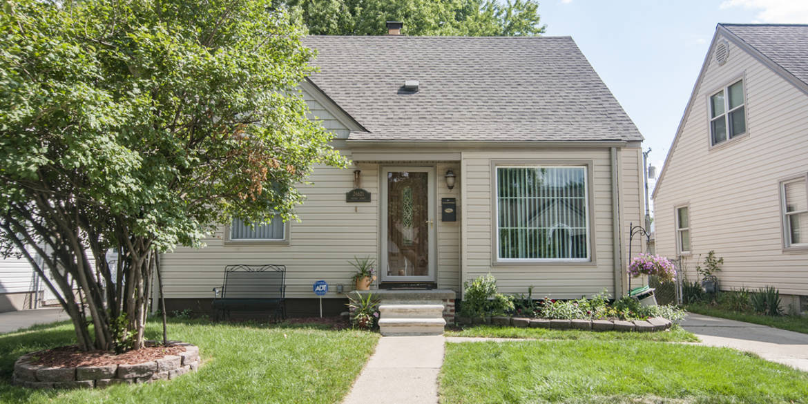 Brivity 24621 Oxford Dearborn, MI 48124