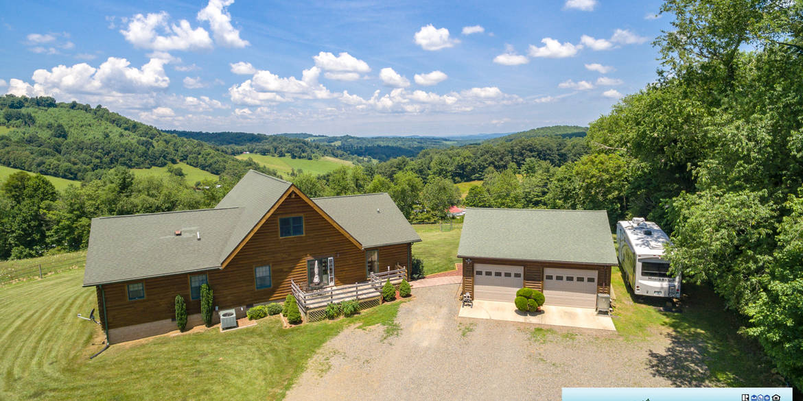 Brivity 187 Hemlock Ridge Rd Hillsville, VA 24343