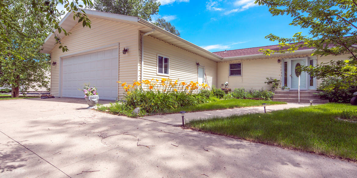 Brivity 1902 Buck Ridge Dr Fergus Falls, MN 56537