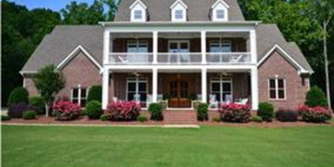 Brivity 124 Fox Valley Drive Maylene, AL 35114