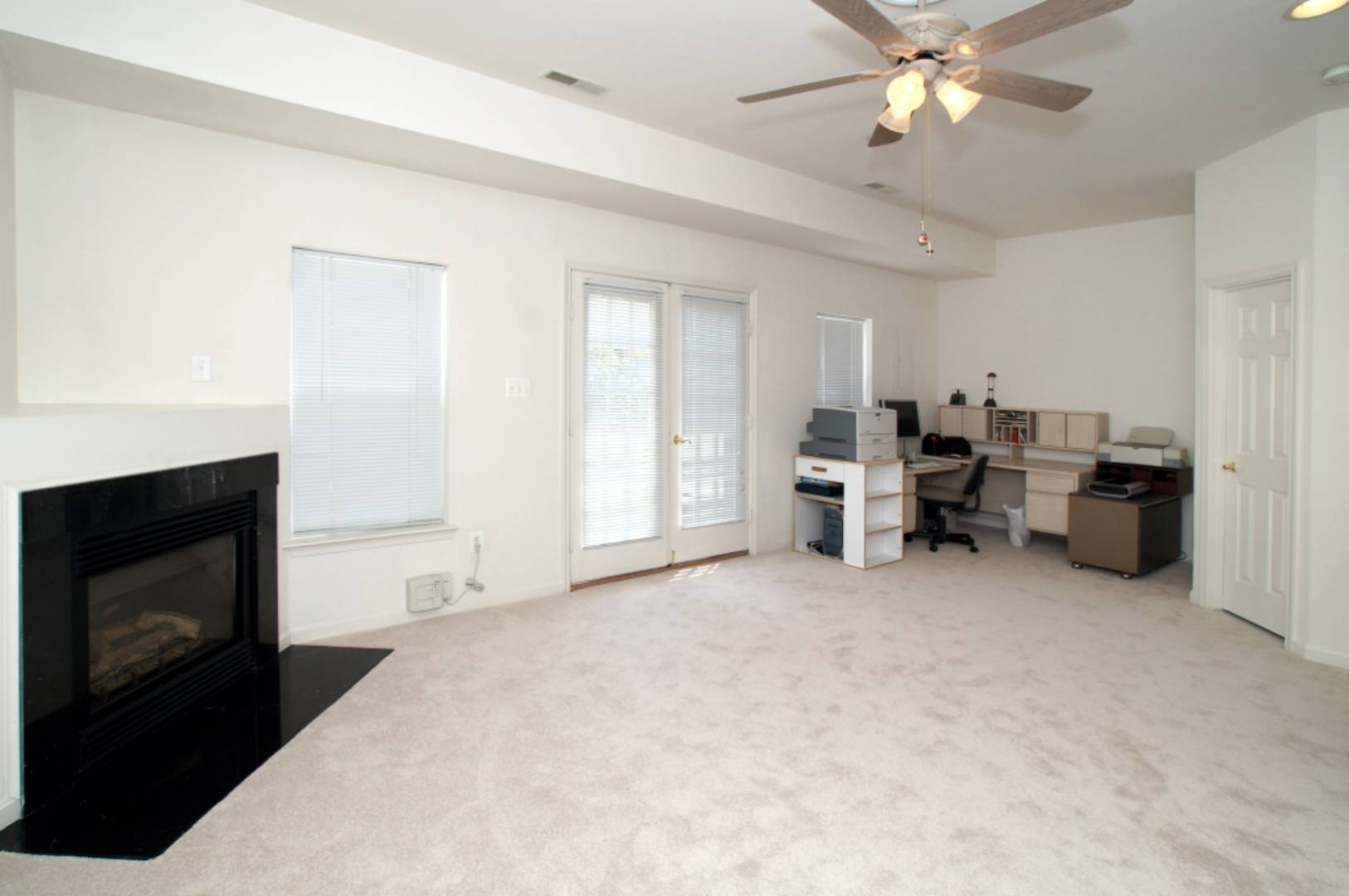 5747 GOVERNORS POND CIR Alexandria, VA 22310