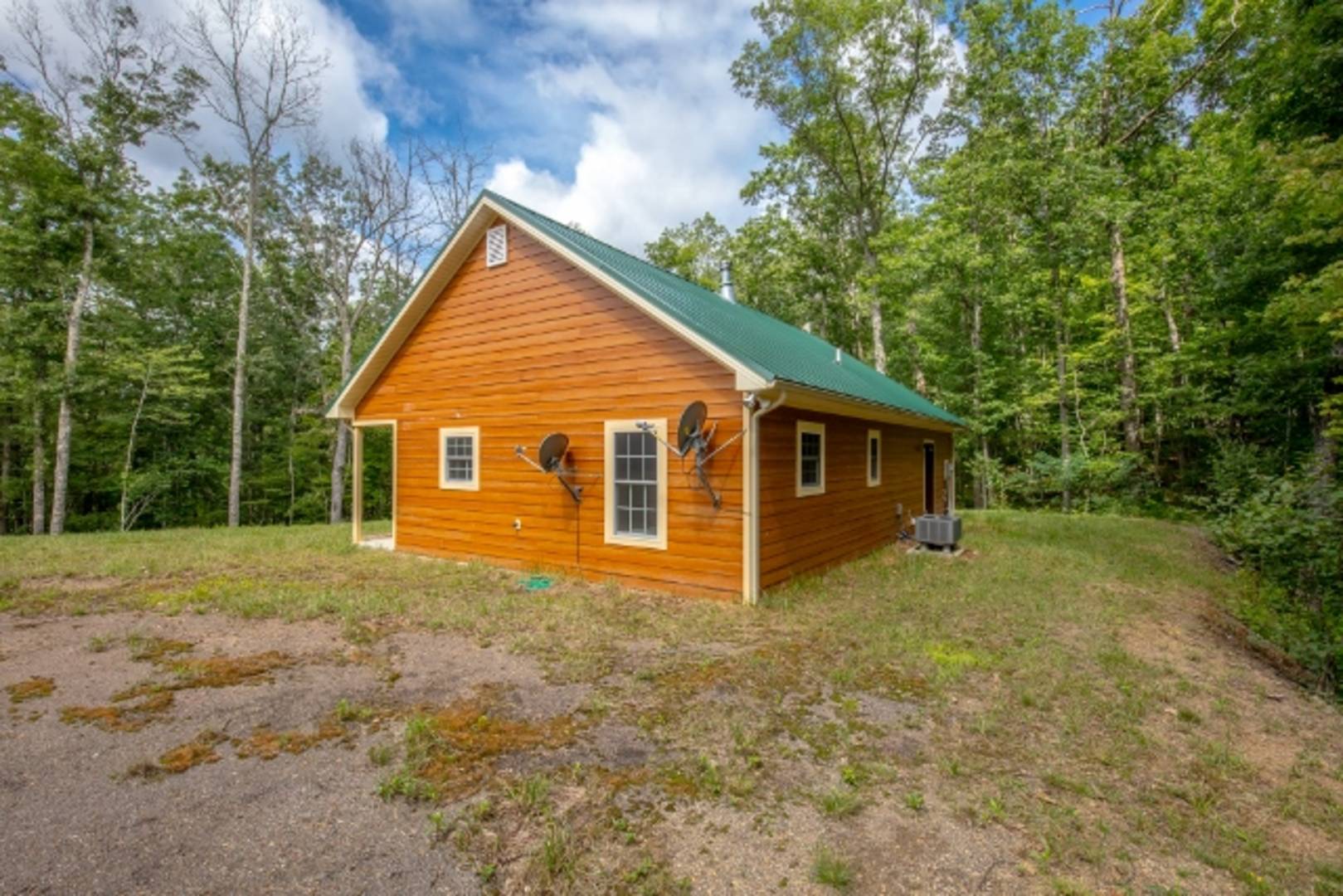 Brivity 1794 Cove Creek Road Bastian, VA 24314 Virtual Tour