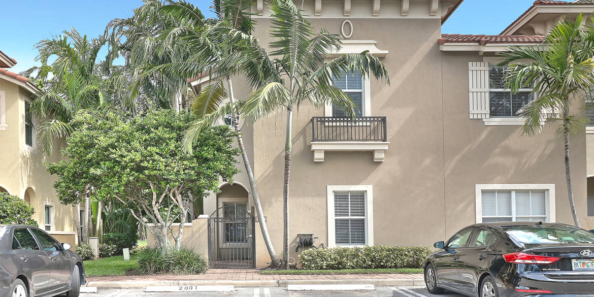 Brivity 283 Lake Monterey Cir Boynton Beach, FL 33426