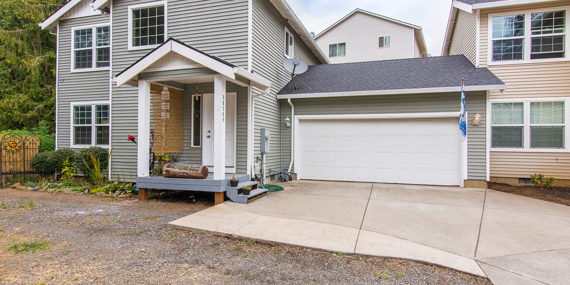 Brivity 38363 Barlow Pkwy, Sandy, OR 97055