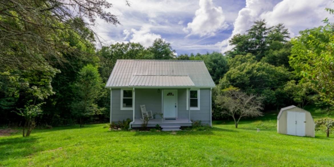 Brivity 3049 Mitchells Crossroads Allisonia, VA 24347