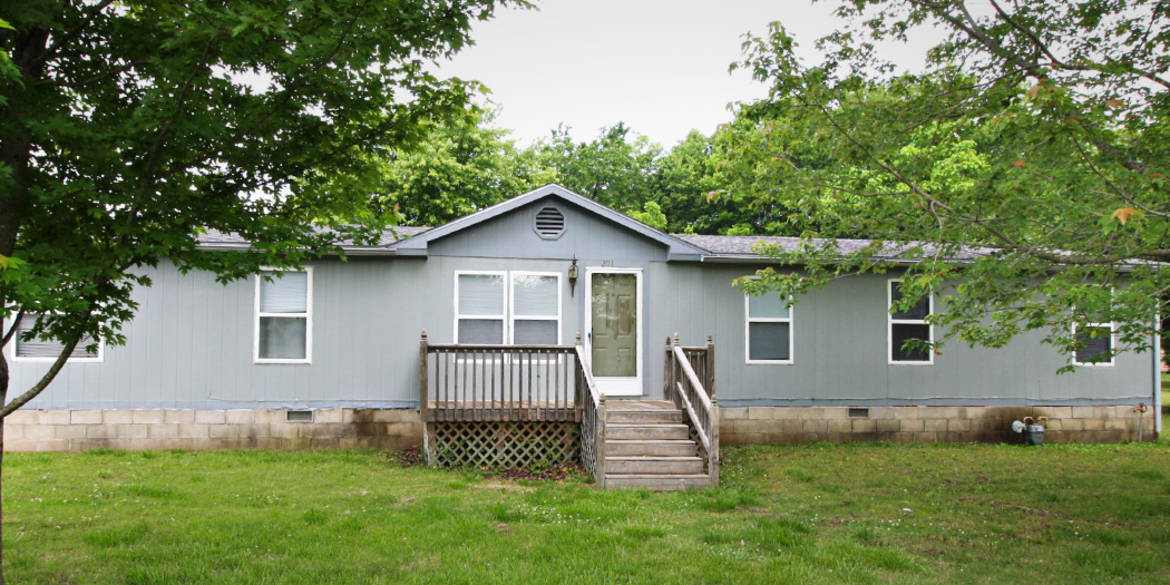 Brivity 203 N. East, Caney, KS 67333