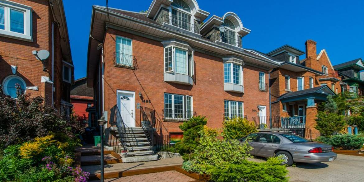 Brivity 1496 King St W Toronto, ON M6K1J3