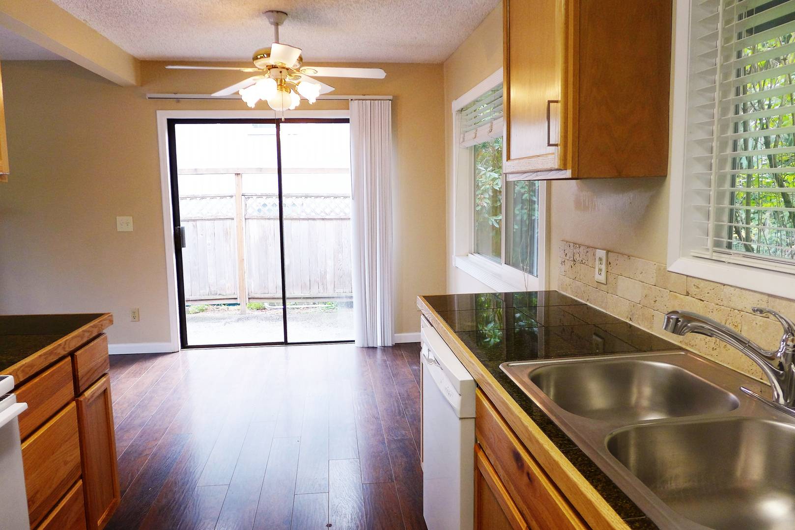 1110-1106 31st Ave SW Puyallup, WA 98373