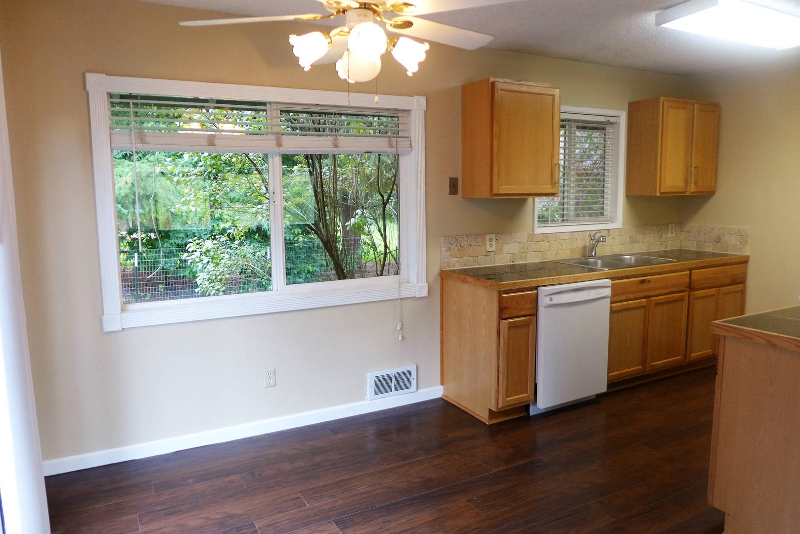 1110-1106 31st Ave SW Puyallup, WA 98373