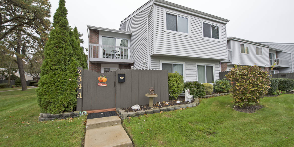 Brivity 234A Springmeadow Drive Holbrook, NY 11741