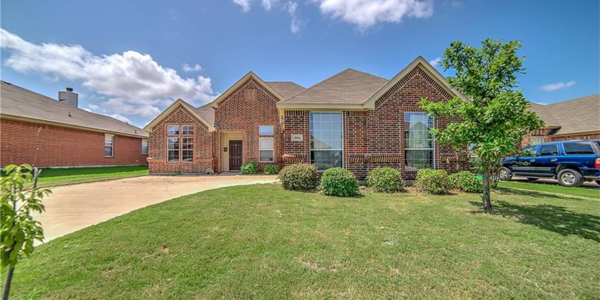 Brivity 804 Peach Lane Burleson, TX 76028