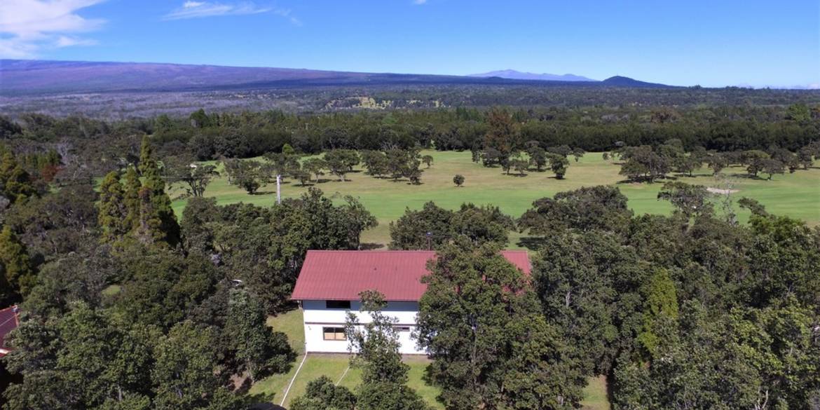 Brivity Nate Gaddis • 99279 Volcano Golf Course Road Volcano, HI 96785