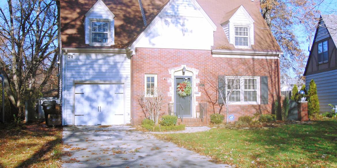 Brivity 1265 SW Pembroke Ln Topeka, KS 66604