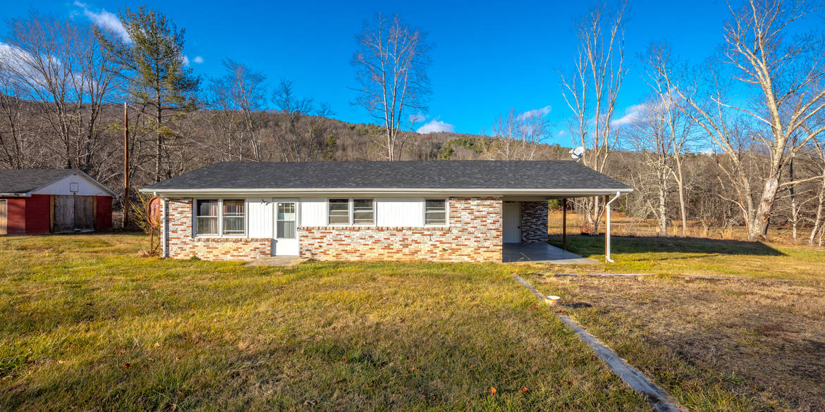 Brivity 3261 Railroad Trail Bastian, VA 24314