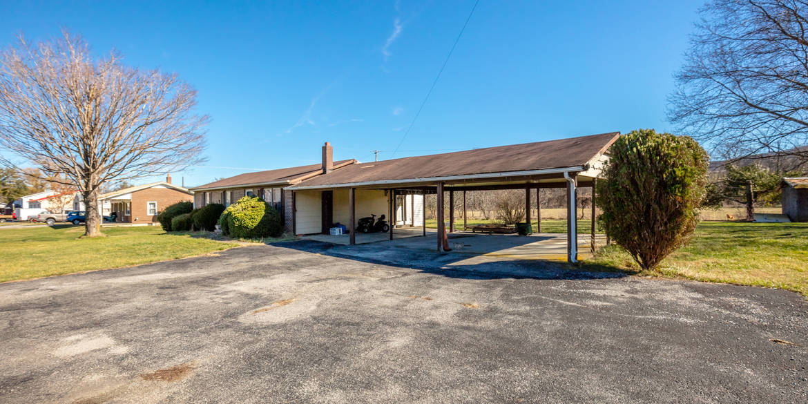 Brivity 6574 Grayson Turnpike Speedwell, VA 27374