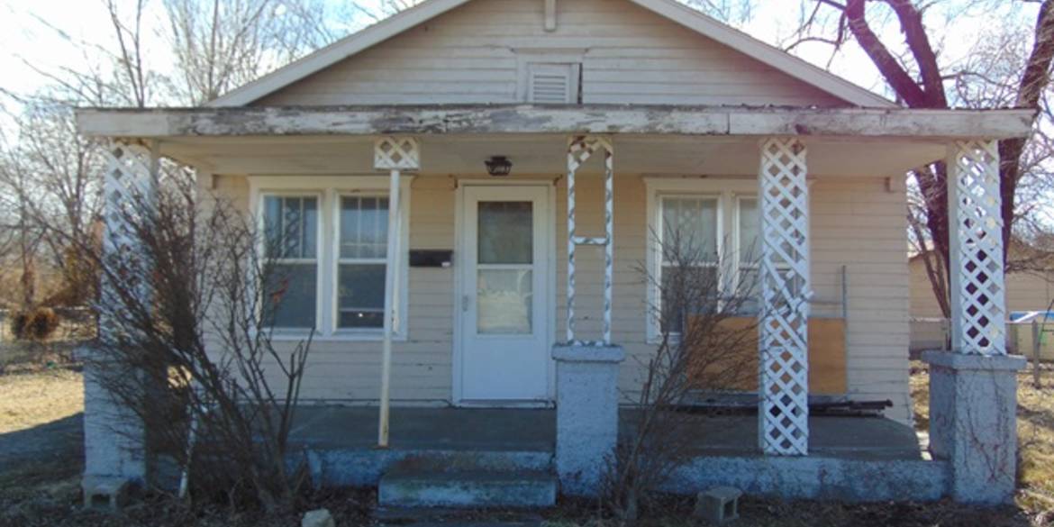 Brivity 515 W Clark Street Cherryvale, KS 67335