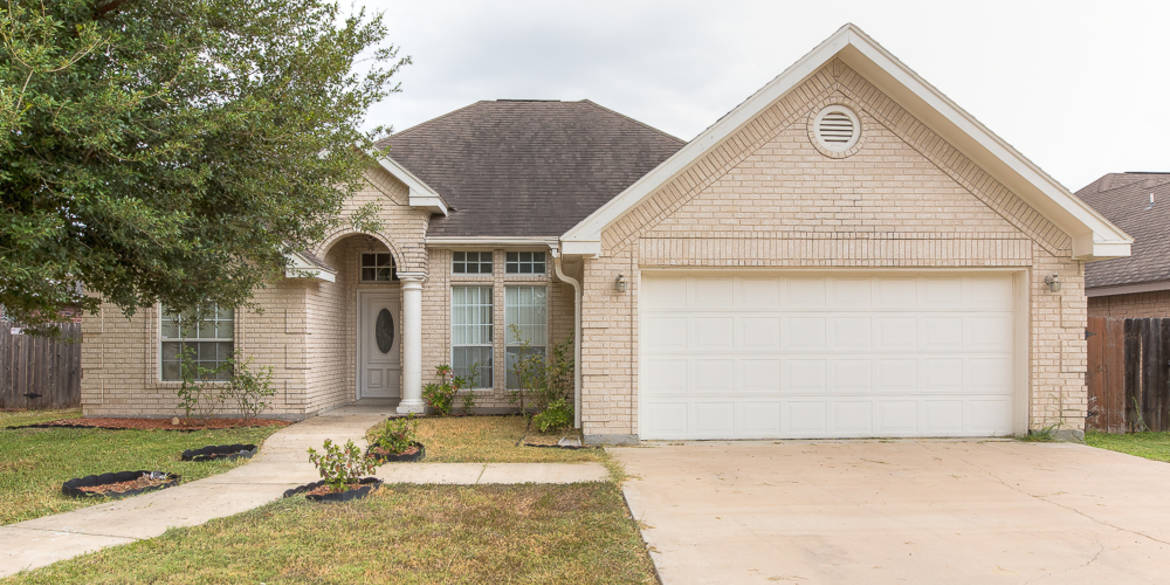 Brivity 2215 Jewel Circle Edinburg, TX 78539