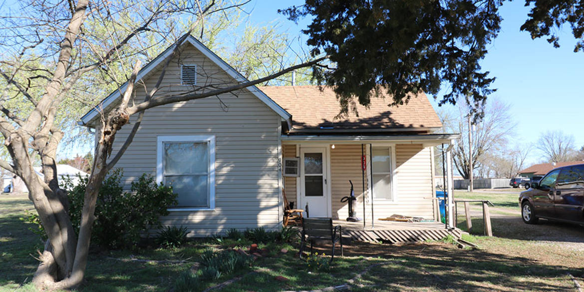 Brivity 904 W 4th Cherryvale, KS 67335