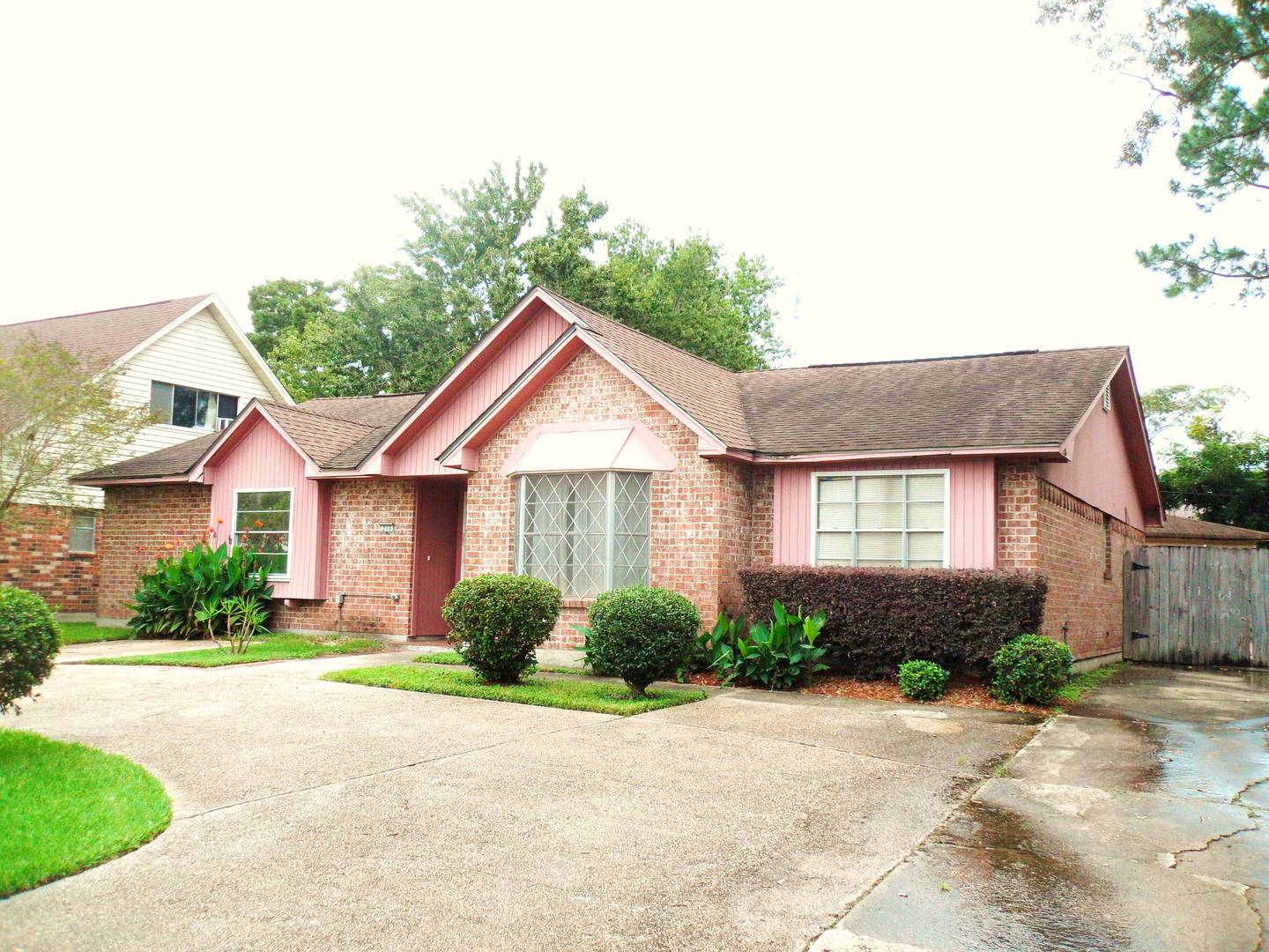 Brivity 215 Terry Parkway Gretna, LA 70056 Virtual Tour