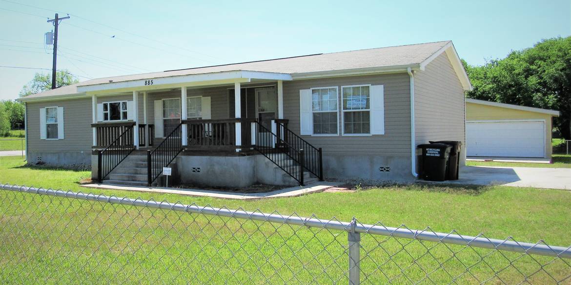 Brivity 885 Avenue H Poteet, TX 78065