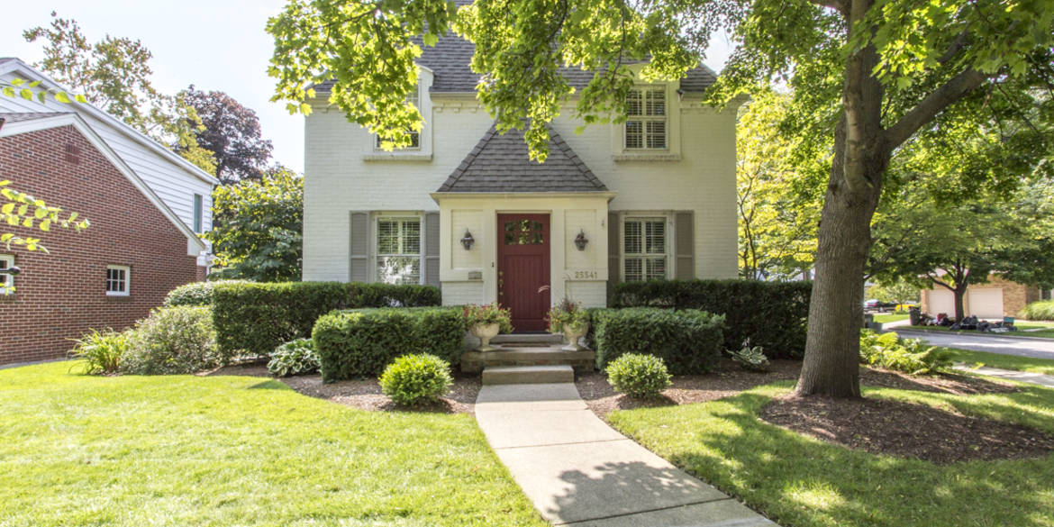 Brivity Parkwood Dr 25541 Huntington Woods, MI 48070