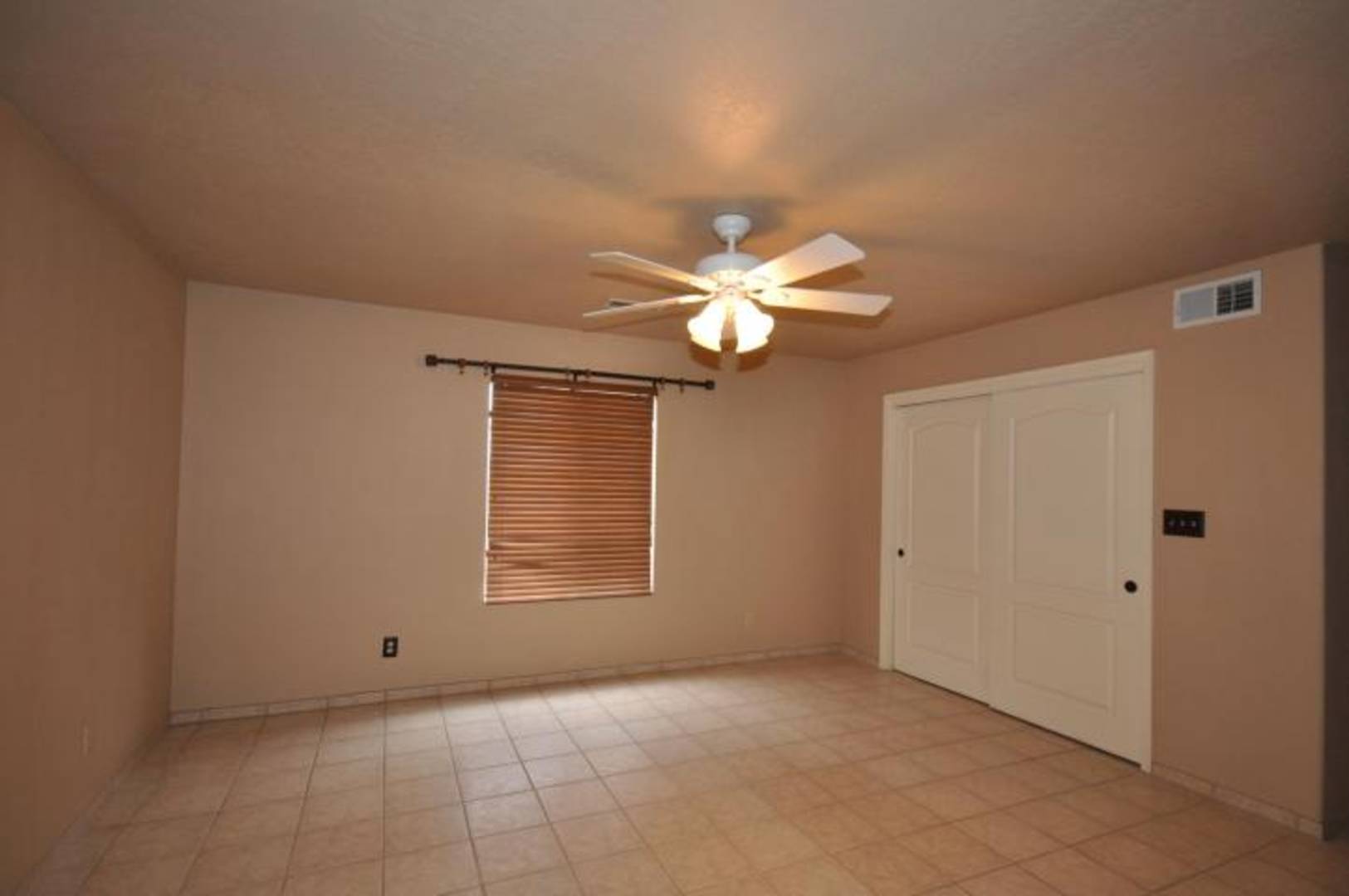 Brivity 107 Doolittle Road Corrales, NM 87048 Virtual Tour