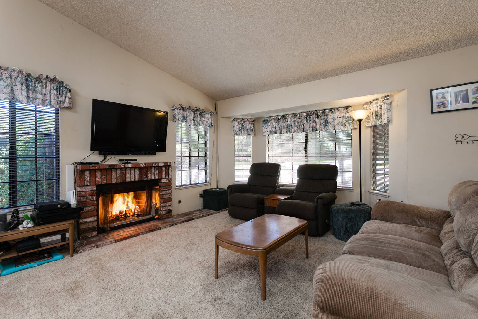 Brivity 891 Hackamore Street Ojai, CA 93023 Virtual Tour