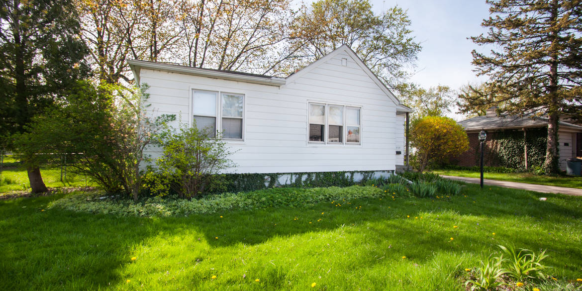 Brivity 22123 Piper Eastpointe, MI 48021