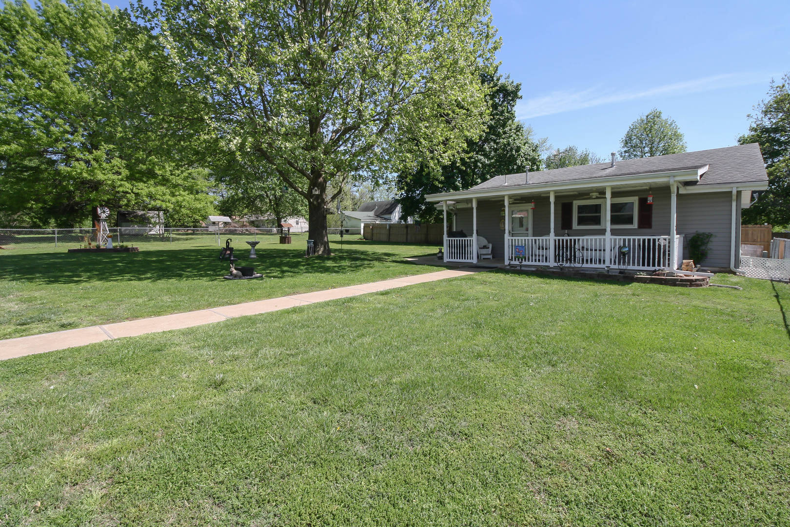 Brivity 321 West Main Street Walnut Grove, MO 65770 Virtual Tour