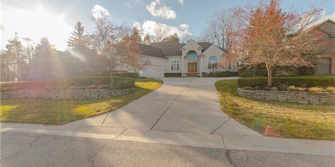 Brivity 7974 Brookwood Clarkston, MI 48348