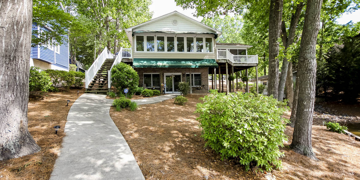 Brivity 162 N Shoreline Drive New London 281276620