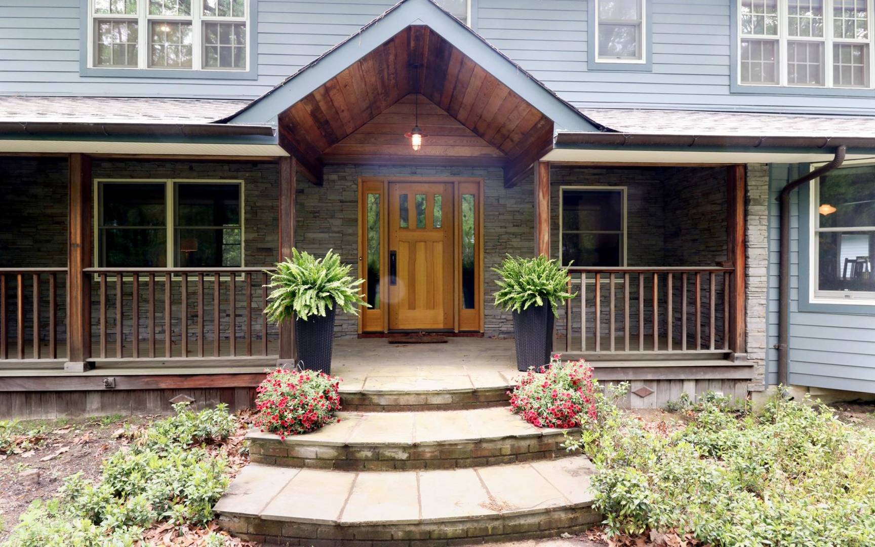 Brivity 126 Cliff Road Belle Terre, NY 11777 Virtual Tour