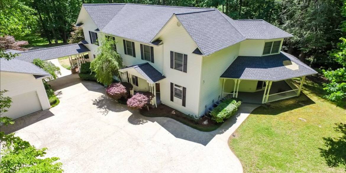 Brivity 3570 Fodder Creek Road Hiawassee, GA 30546