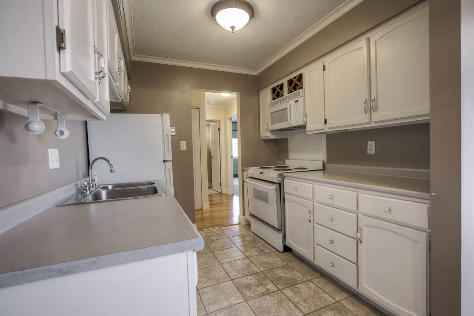 10100 West 96th Street, Unit E Overland Park, KS 66212