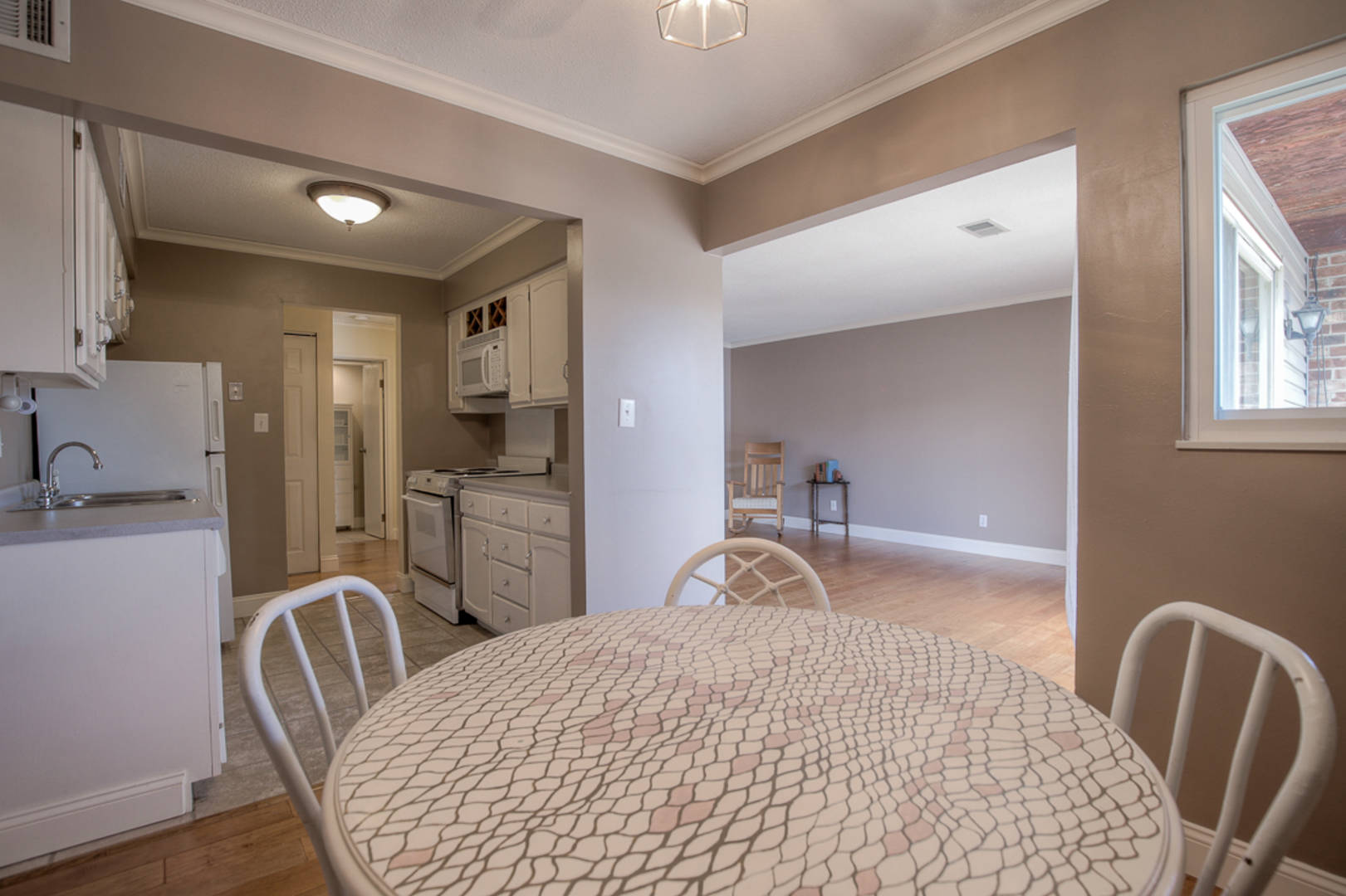 10100 West 96th Street, Unit E Overland Park, KS 66212