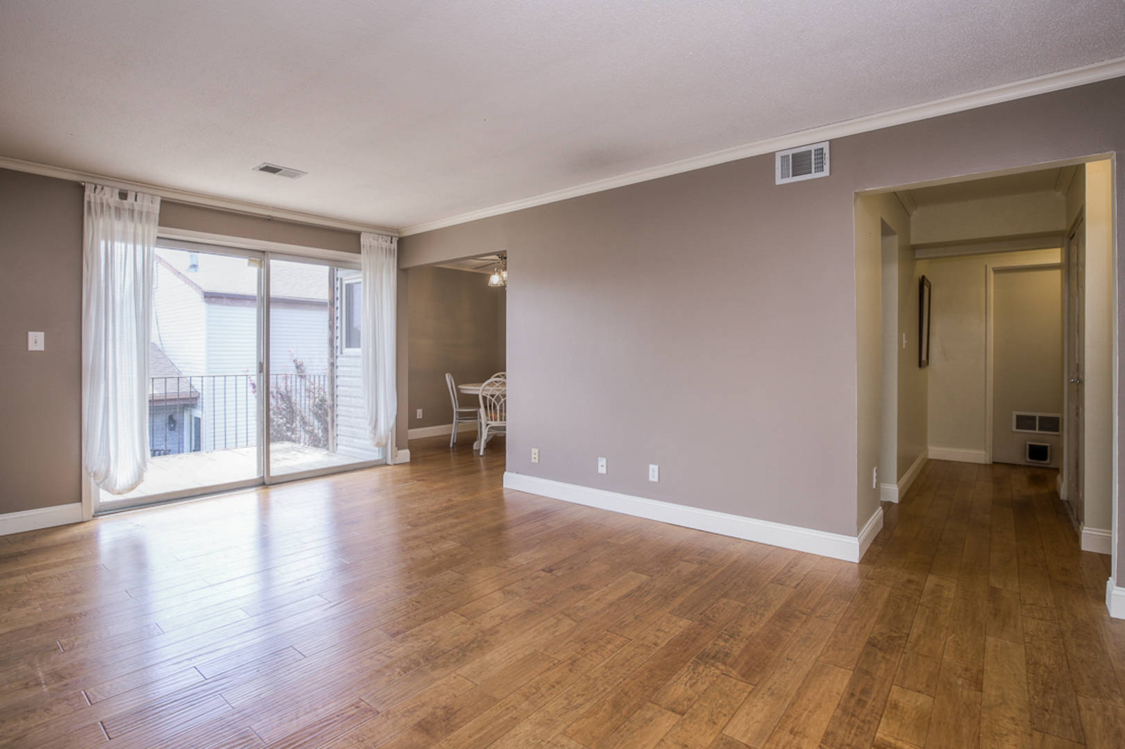 10100 West 96th Street, Unit E Overland Park, KS 66212