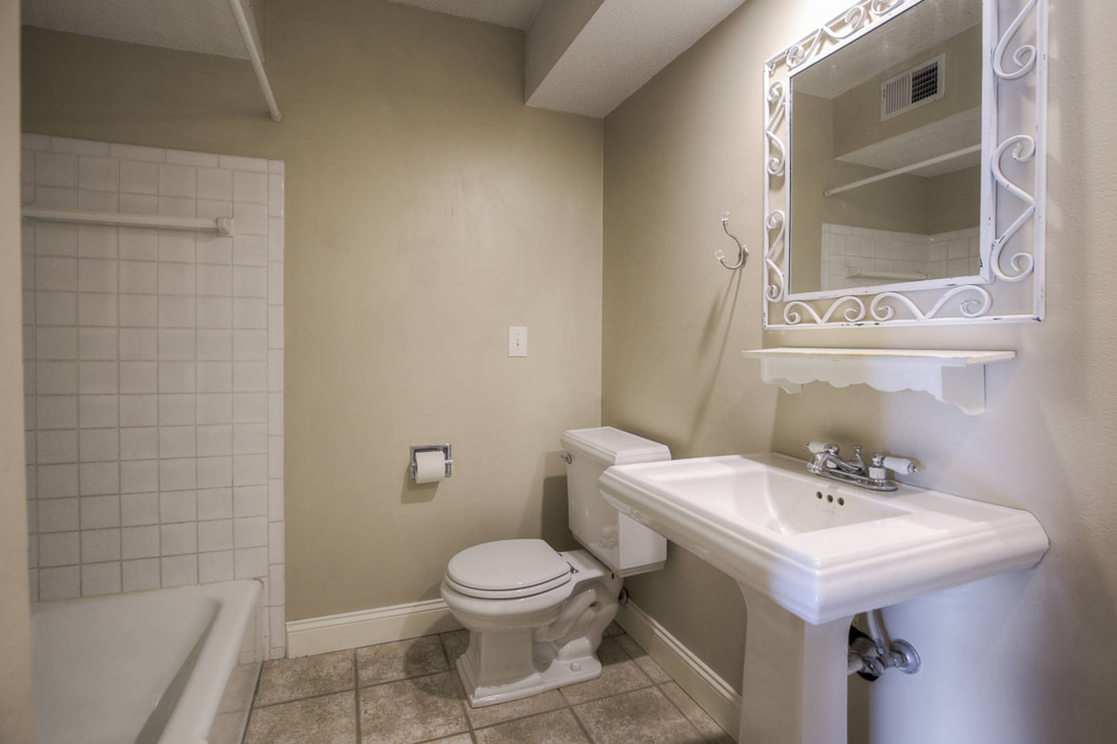 10100 West 96th Street, Unit E Overland Park, KS 66212