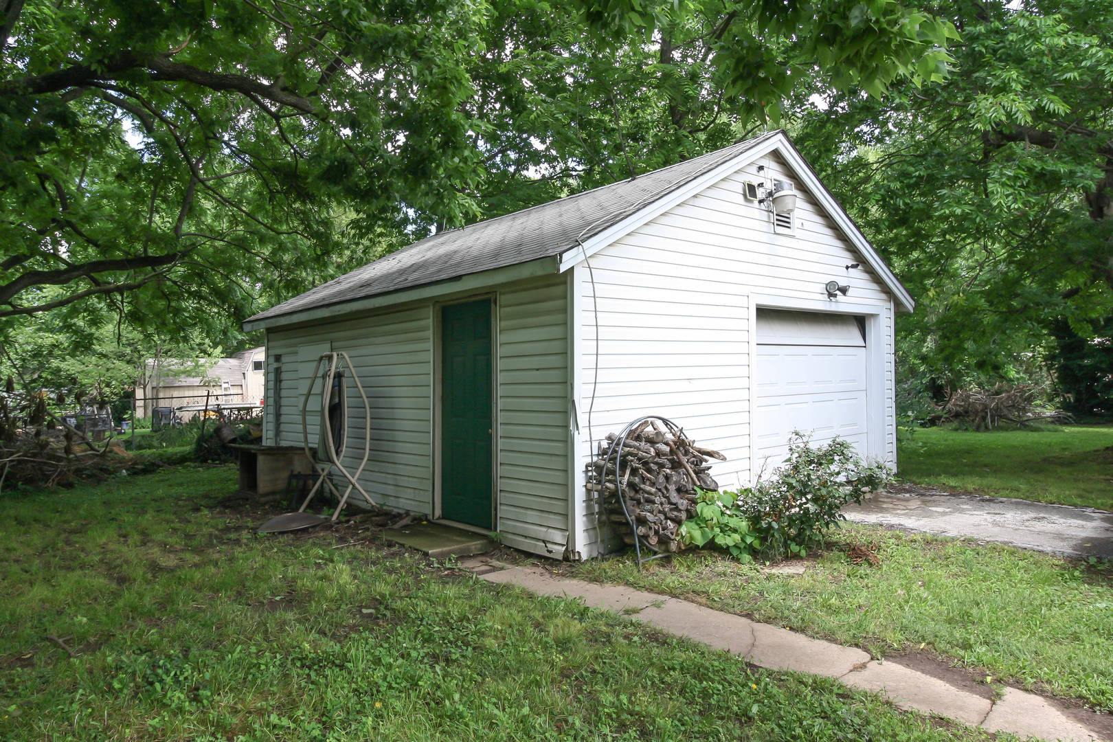 Brivity 1629 W Calhoun Springfield, MO 65802 Virtual Tour