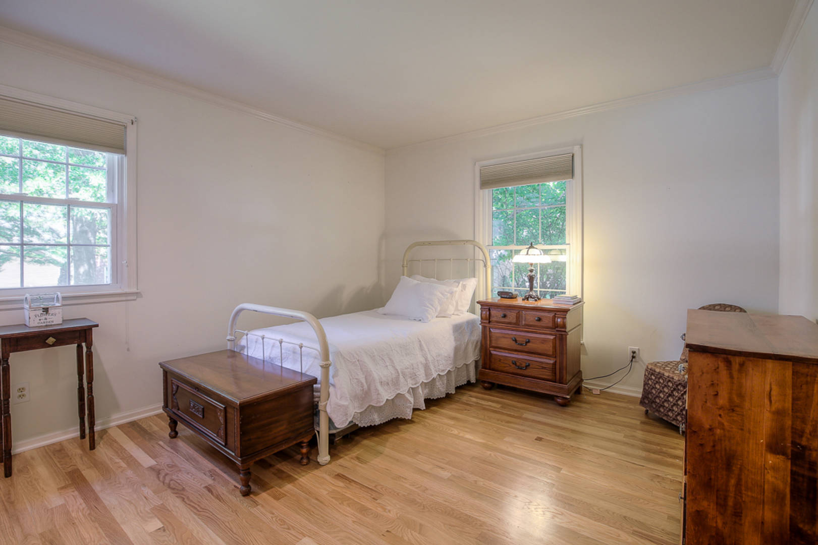 12020 Cherokee Lane Leawood, KS 66209