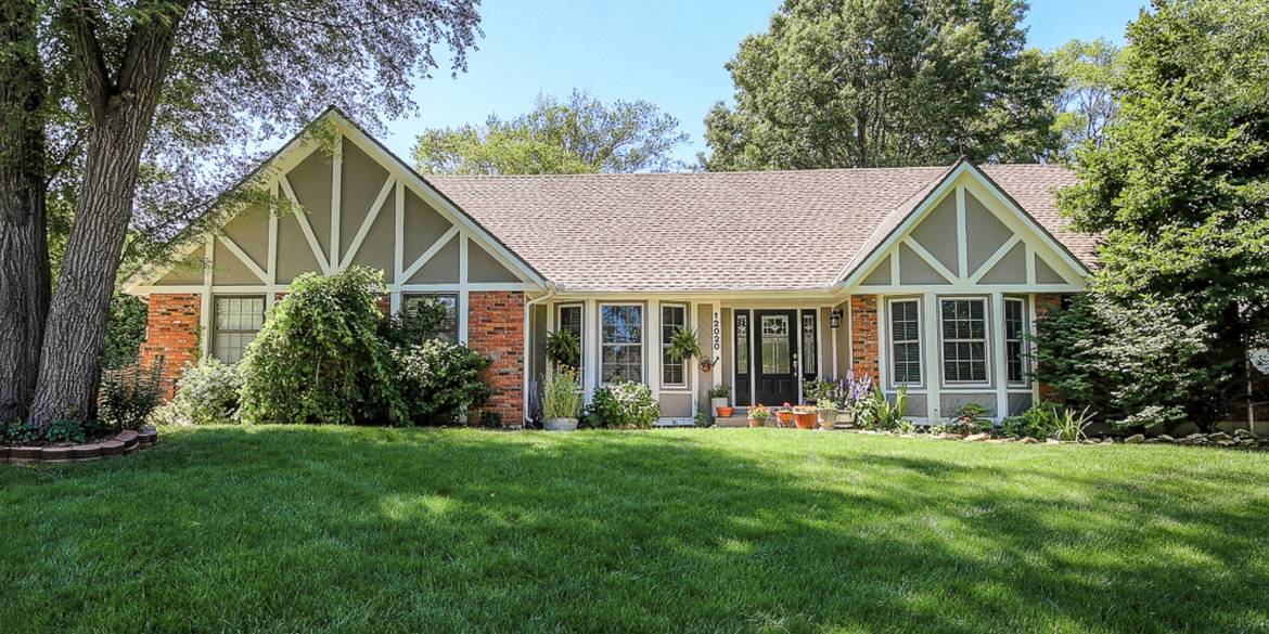 Brivity 12020 Cherokee Lane Leawood, KS 66209