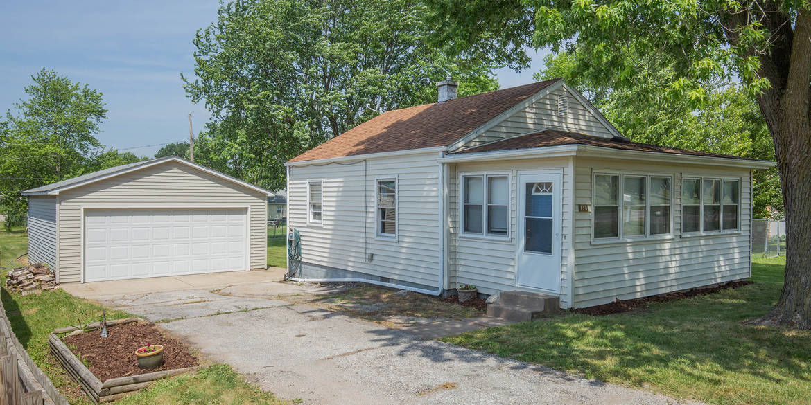 Brivity (VOELKERS) 115 4th Street, Colona, IL 61241