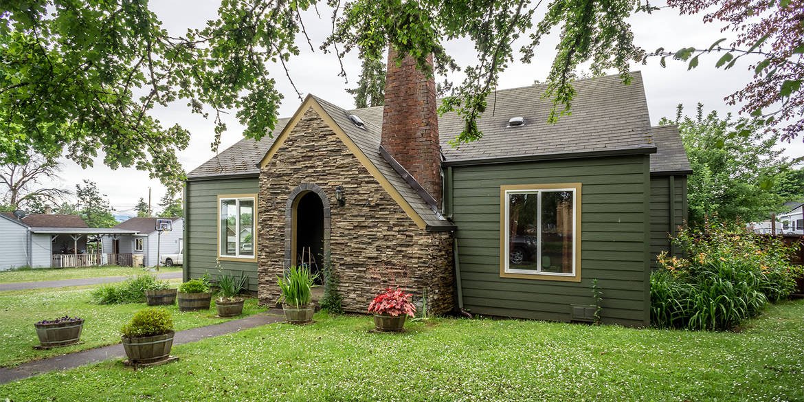 Brivity 906 Commercial Monroe, OR 97456