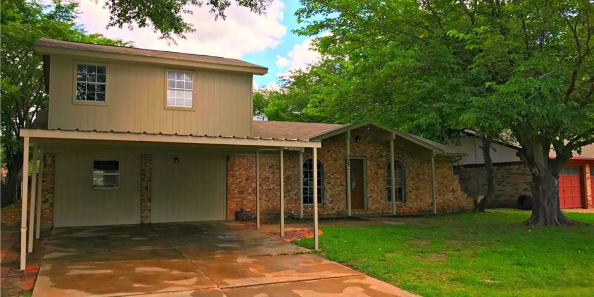 Brivity 516 Christie Court Everman, TX 76140