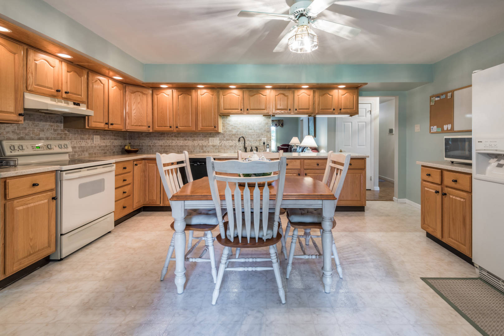 807 Herman Rd Horsham, PA 19044