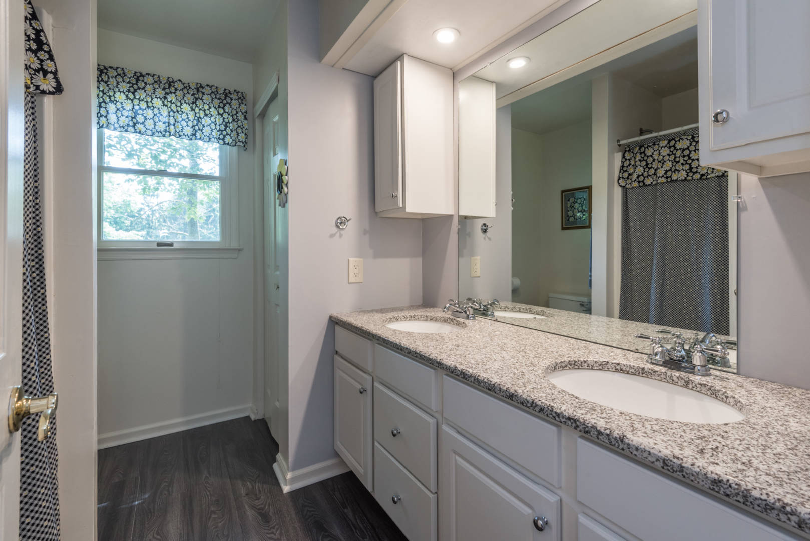 807 Herman Rd Horsham, PA 19044