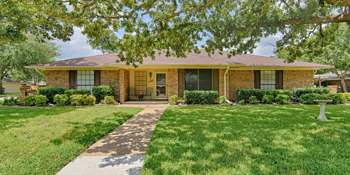 Brivity 1407 Clover Hill Rd Mansfield, TX 76063