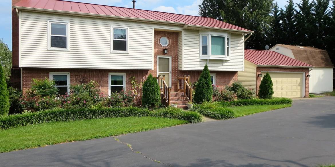 Brivity 1000 Dewberry Drive Fredericksburg, VA 22407