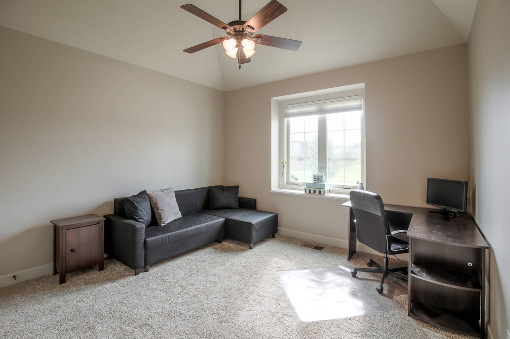 1836 NE Parks Summit Blvd Lees Summit, MO 64064